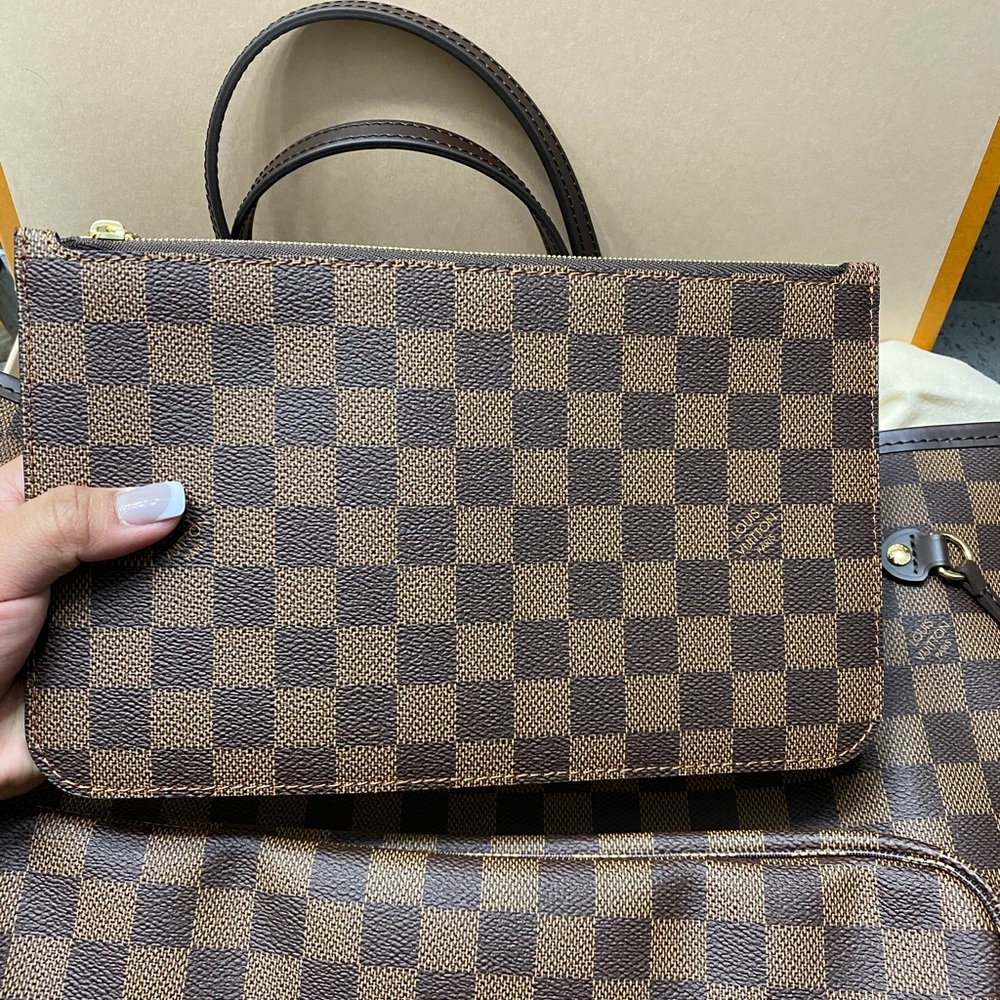 BRAND NEW LOUIS VUITTON NEVERFUL MM POUCH
